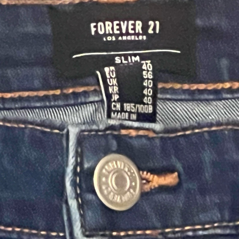 Forever 21 Men's Straight Jeans in Dark Blue Denim - Picture 6 of 6